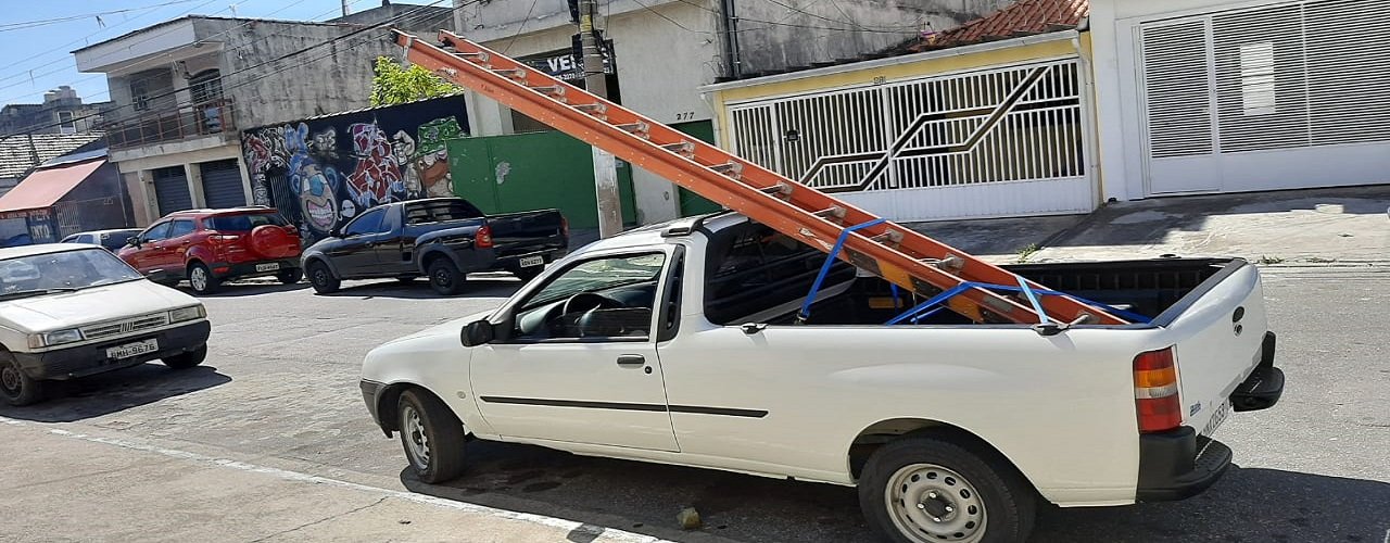 escadas andaimes e escoras